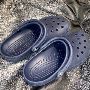 Crocs navy blue